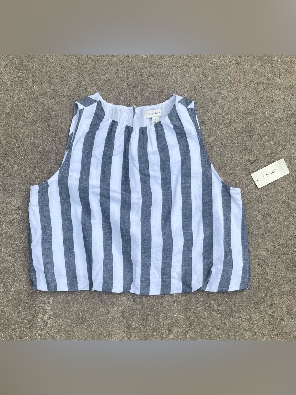 On 34th Women's M Grey White Stripe Sleeveless Crop Top NWT MSRP $39.50 M